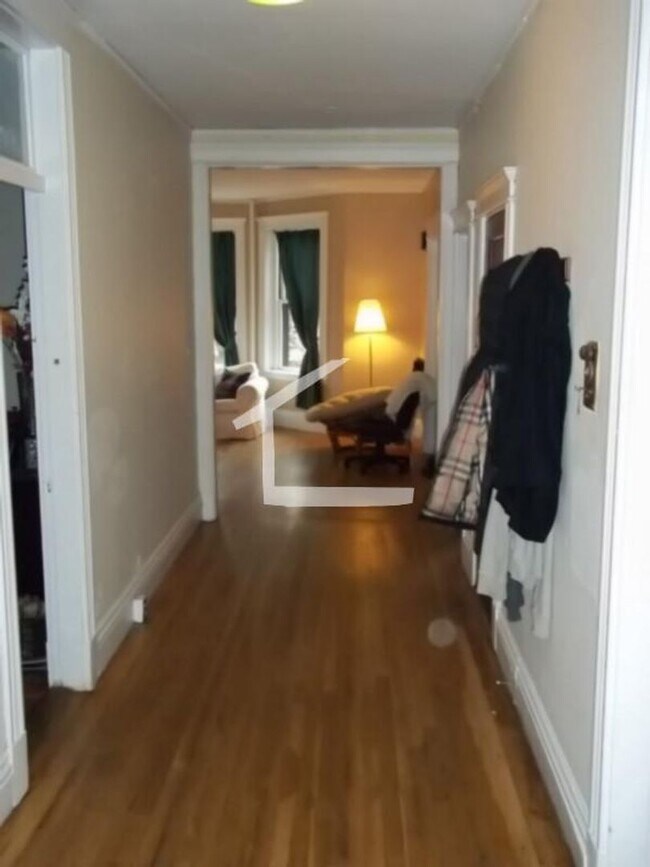 Building Photo - Brookline 5-Bed