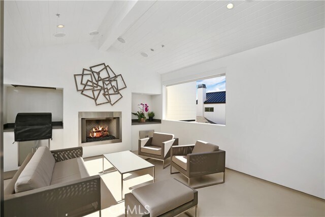 Building Photo - 715 Marigold Ave