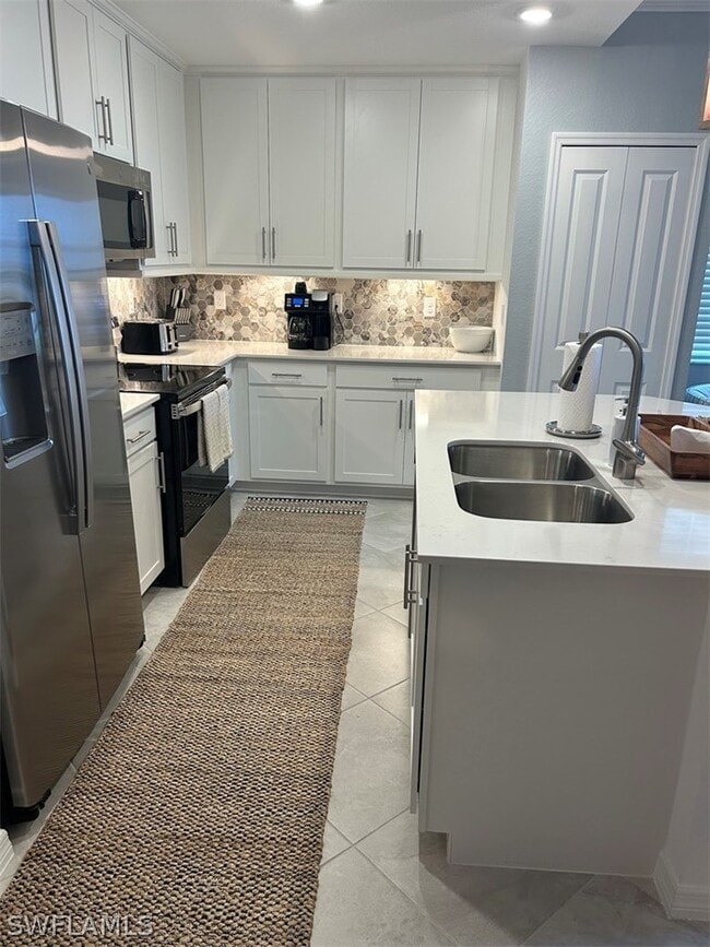 Building Photo - 15375 Grn Acrs Ave