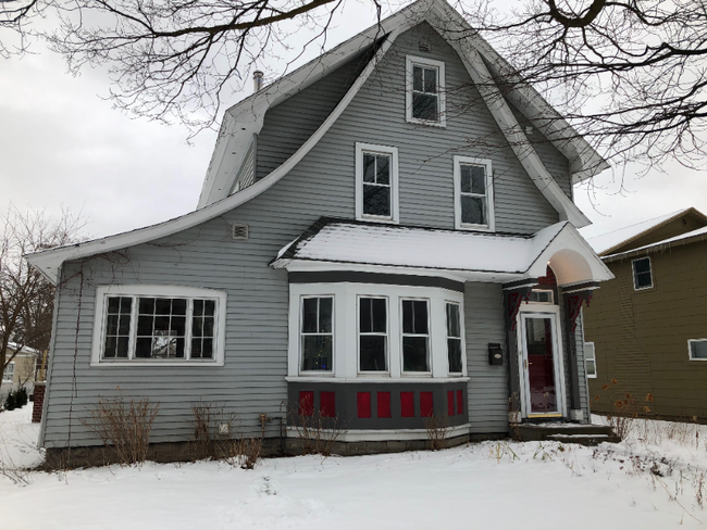 Building Photo - 307 W Eighth St