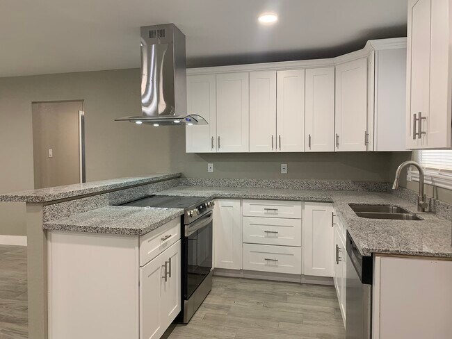 Building Photo - 231 Acker St