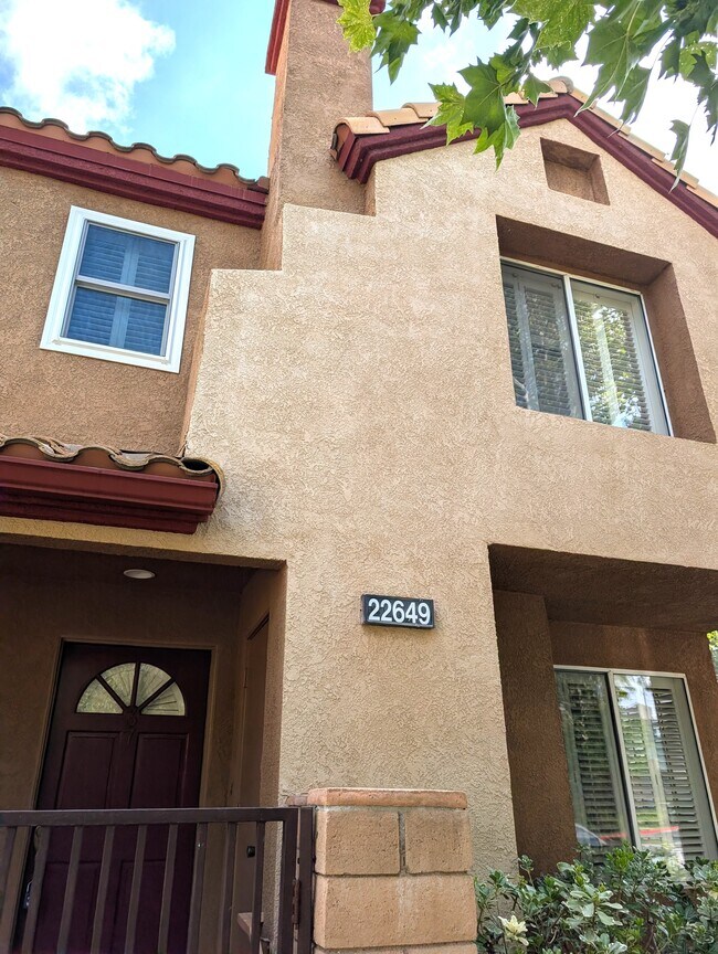 Building Photo - 22649 Copper Hill Dr