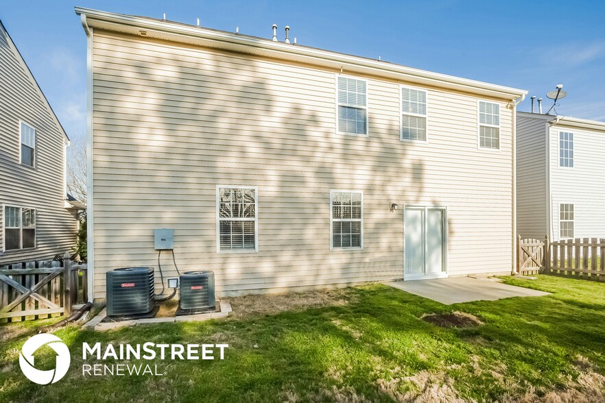 Building Photo - 4204 Houldsworth Dr