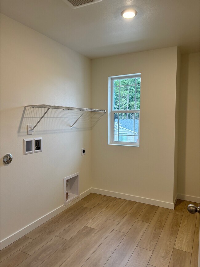 Building Photo - 17058 126th St E