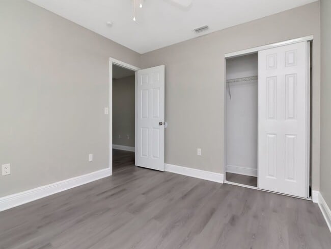 Building Photo - Stunning Fully Renovated 3BR/2BA Unit | Move-In Ready