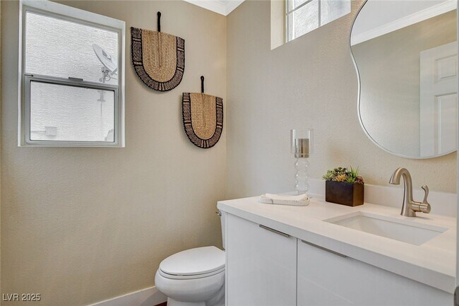 Building Photo - 2033 Shining Feather Ln
