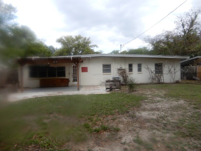 Building Photo - 1400 Corbett Ln