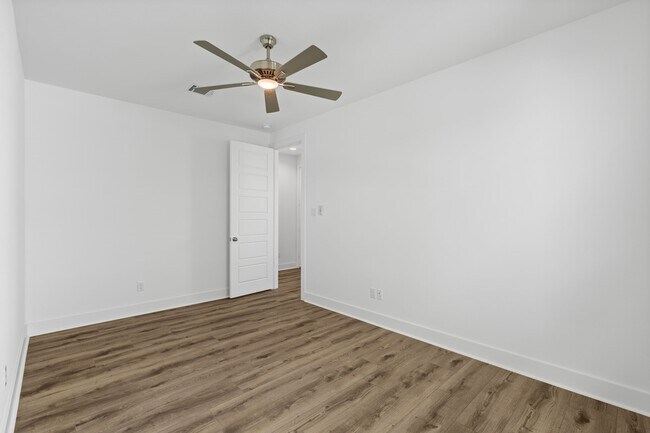 Building Photo - 5610 Savyon Dr