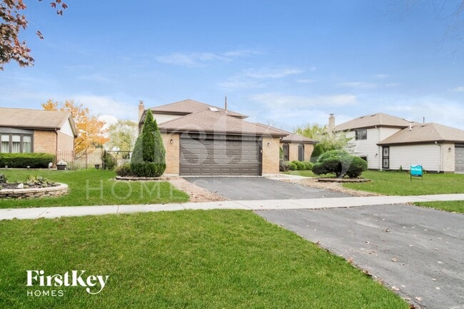 Building Photo - 753 Willow Rd