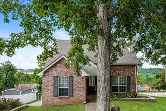 Building Photo - 2041 Windmeade Dr