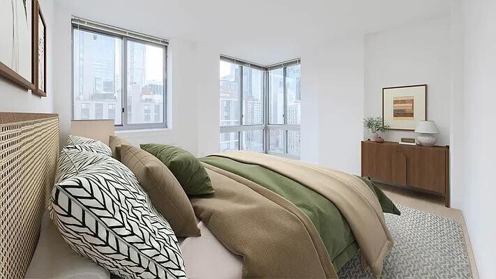 Building Photo - 448 W 37th St