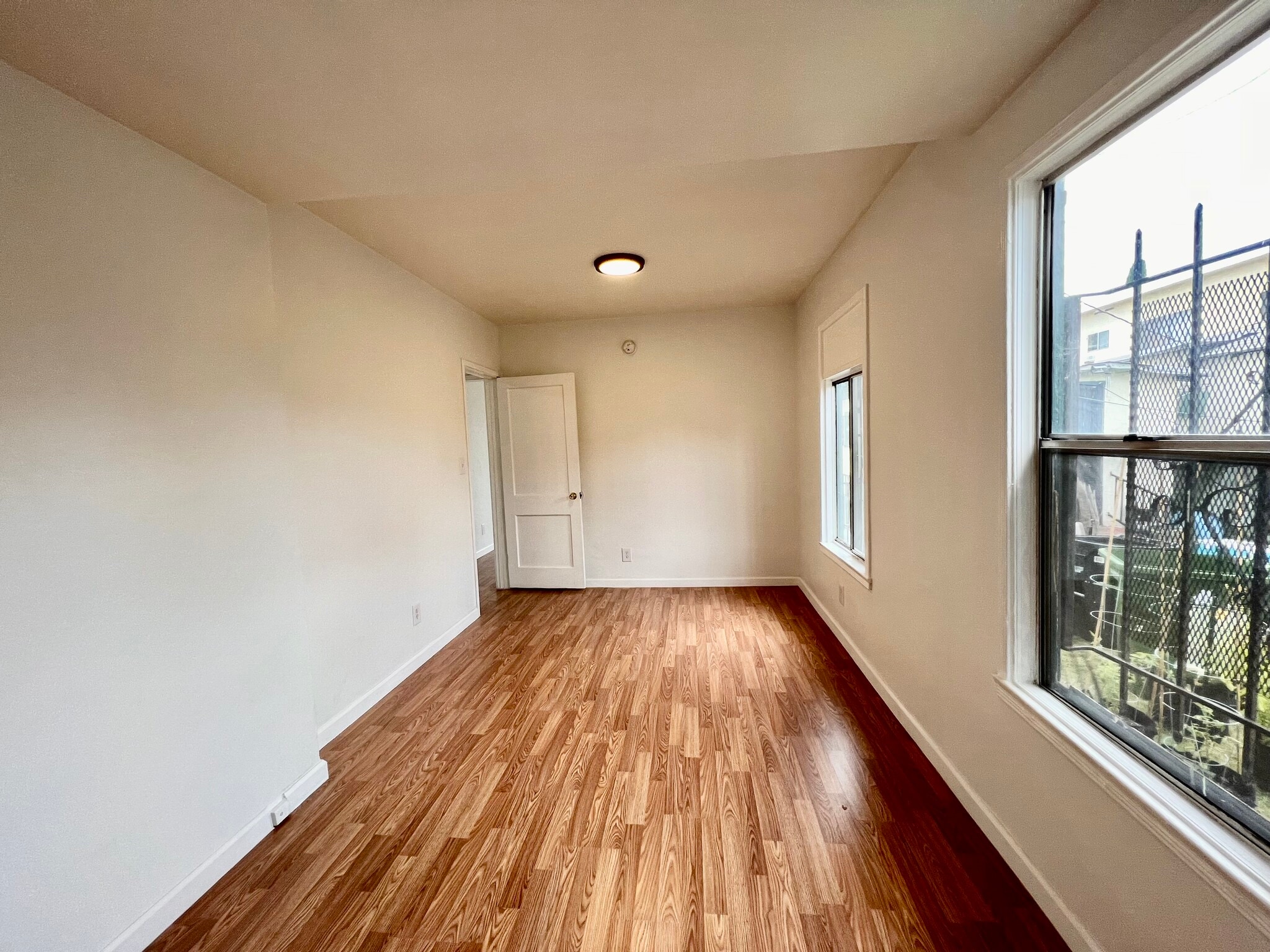 Building Photo - 2209 S Ridgeley Dr