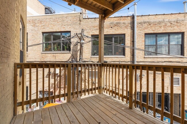 Building Photo - 2735 N Kimball Ave