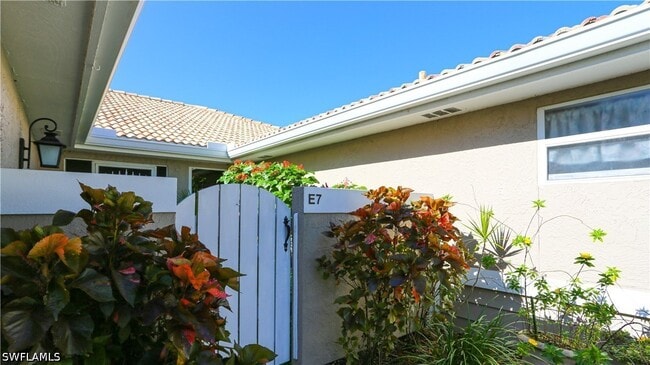 Building Photo - 402 Emerald Bay Cir