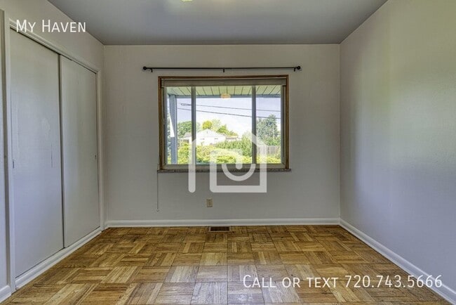 Building Photo - 2776 S Dahlia St