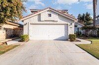 Building Photo - 3 Bedroom/2.5 Bath Home in Silver Creek - $2295 Per Month!