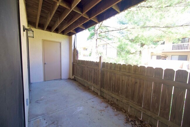Building Photo - 2245 Hedgerow Road