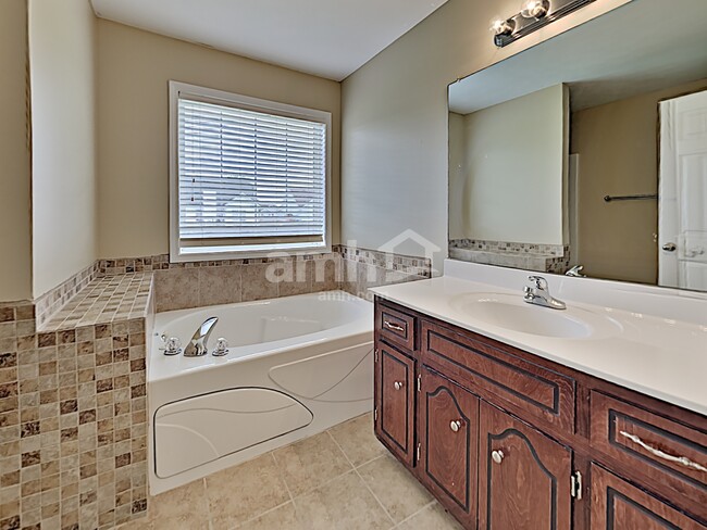 Building Photo - 3647 Cindy Jo Dr S