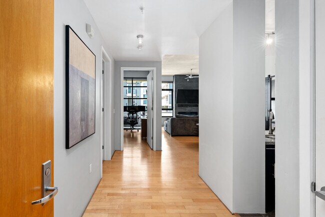 Building Photo - 1050 Island Ave