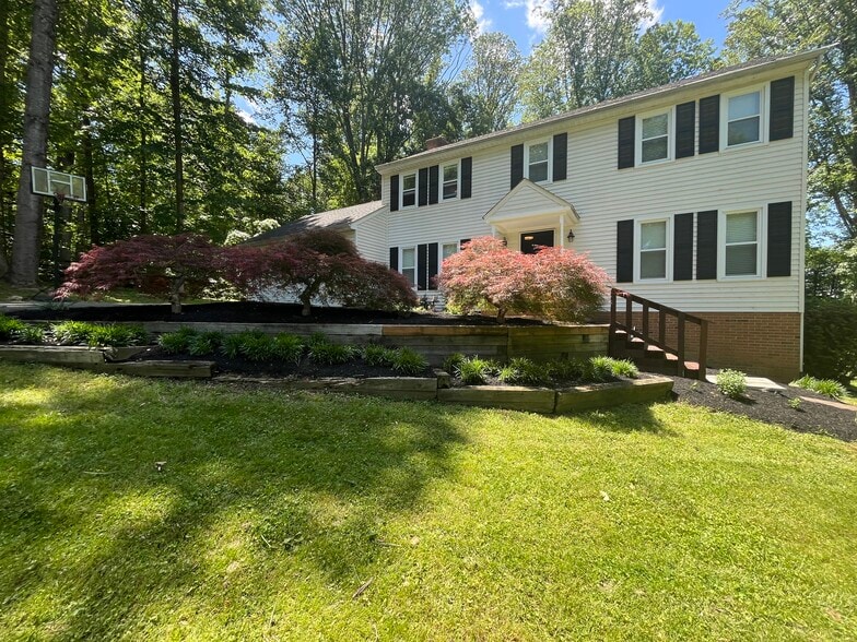 Building Photo - 7204 Woods Edge Ct