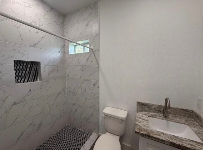 Building Photo - 9815 Garcroft St