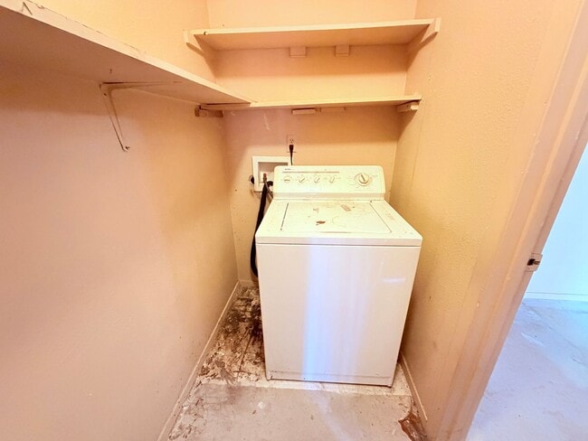 Building Photo - 6503 Columbia Oaks Ct