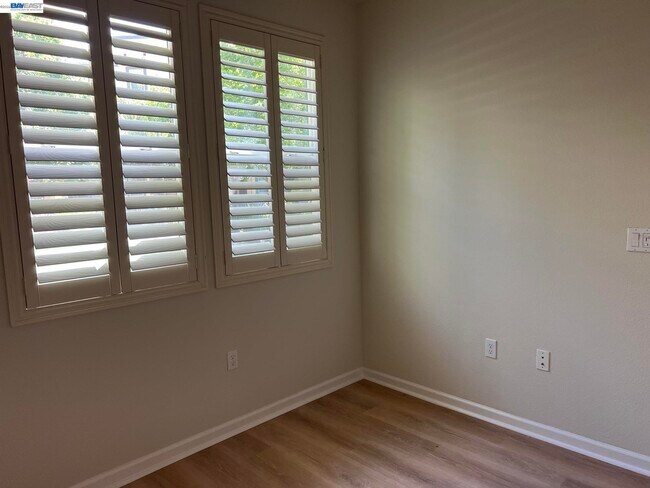 Building Photo - 5683 Melodia Cir
