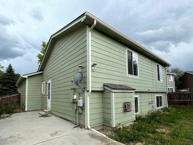 Building Photo - Lovely 3 Bed/2 Bath in Westminster! Available June