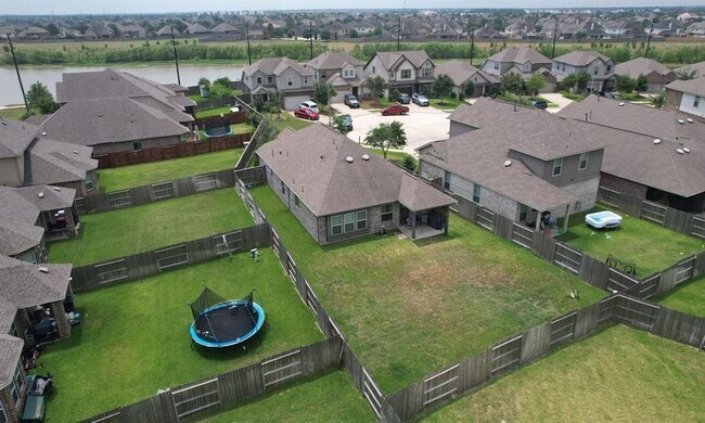 Building Photo - 20202 Creekdale Bend Dr