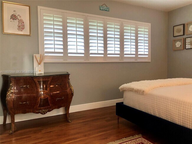 Building Photo - 6450 SW 19th St