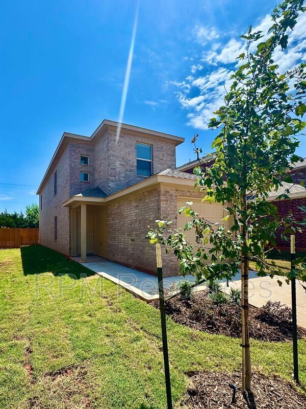 Building Photo - 14818 Razorbill Dr