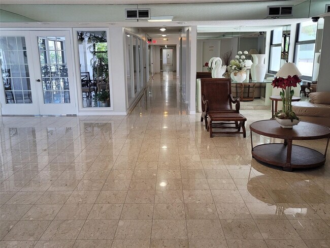 Building Photo - 1500 N Ocean Blvd