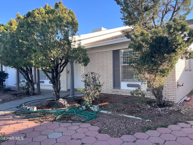 Building Photo - 10524 Candlewood Ave