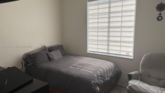 Building Photo - 13839 SW 152nd Terrace