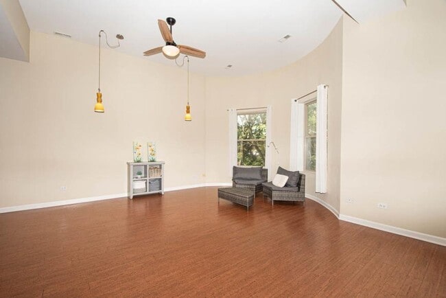 Building Photo - 2 bedroom in Chicago IL 60615