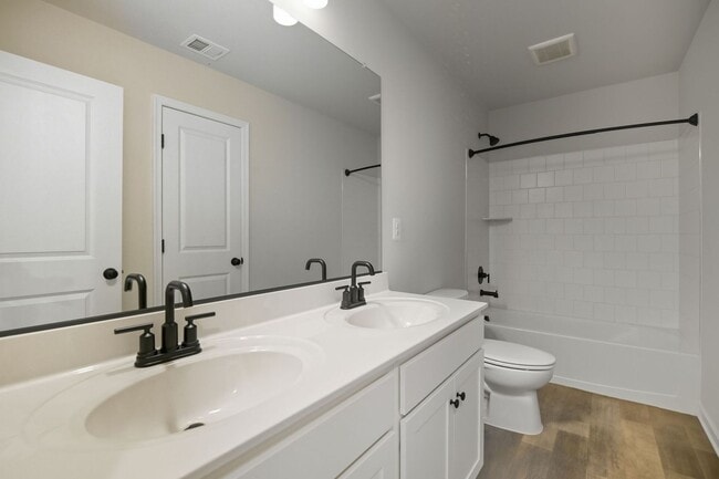 Building Photo - 22 Preening Rd