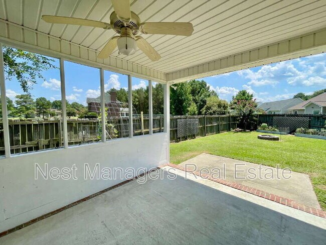 Building Photo - 460 Derby Ln