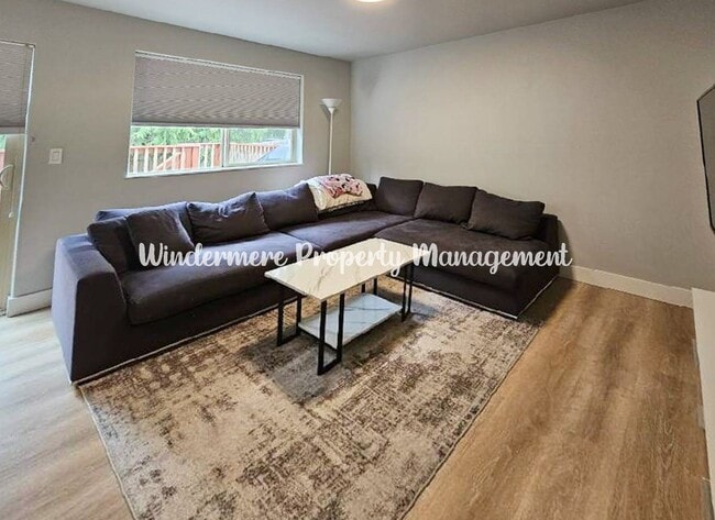 Building Photo - Commuter's Dream in Manchester!