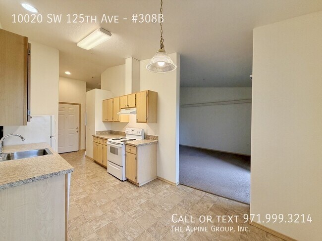 Building Photo - 10020 SW 125th Ave