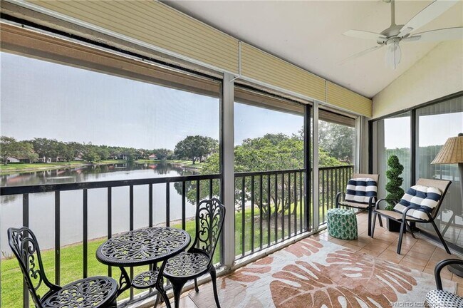 Building Photo - 6110 SE Martinique Dr