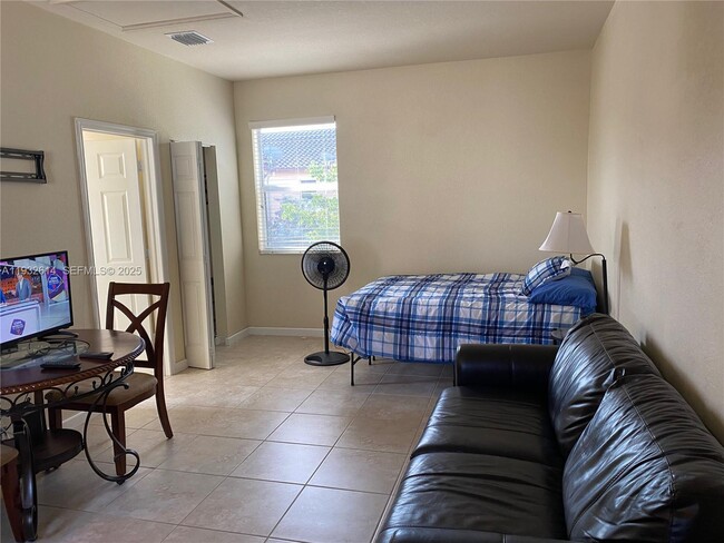 Building Photo - 9464 SW 171st Pl