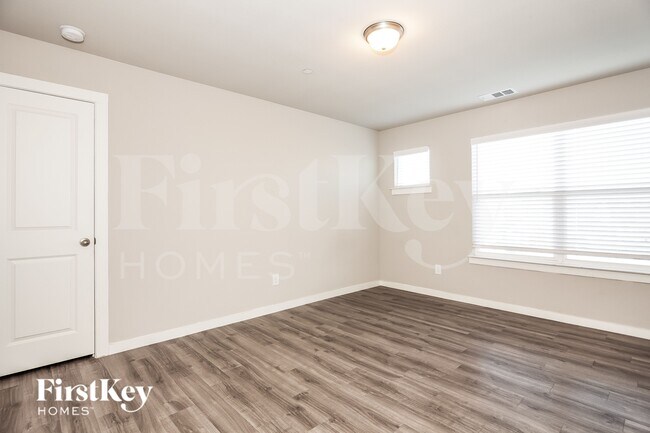 Building Photo - 308 Niki Dr