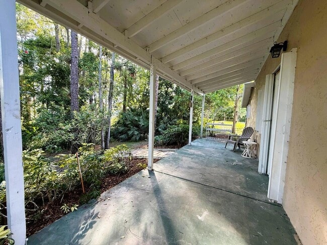 Building Photo - 17503 30th Ln N
