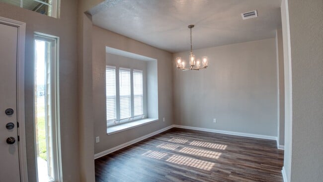 Building Photo - Where Style Meets Comfort: Elevate Your Li...
