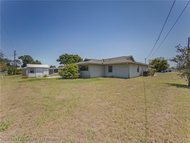 Building Photo - 233 Dove Ave