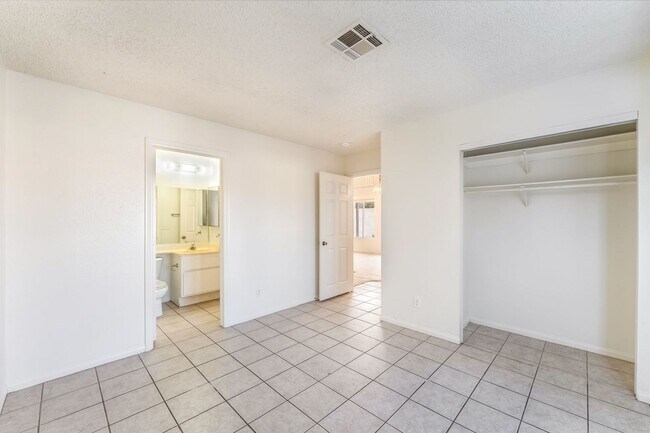 Building Photo - Charming Two-Story Home with Spacious Layout and Cozy Appeal!