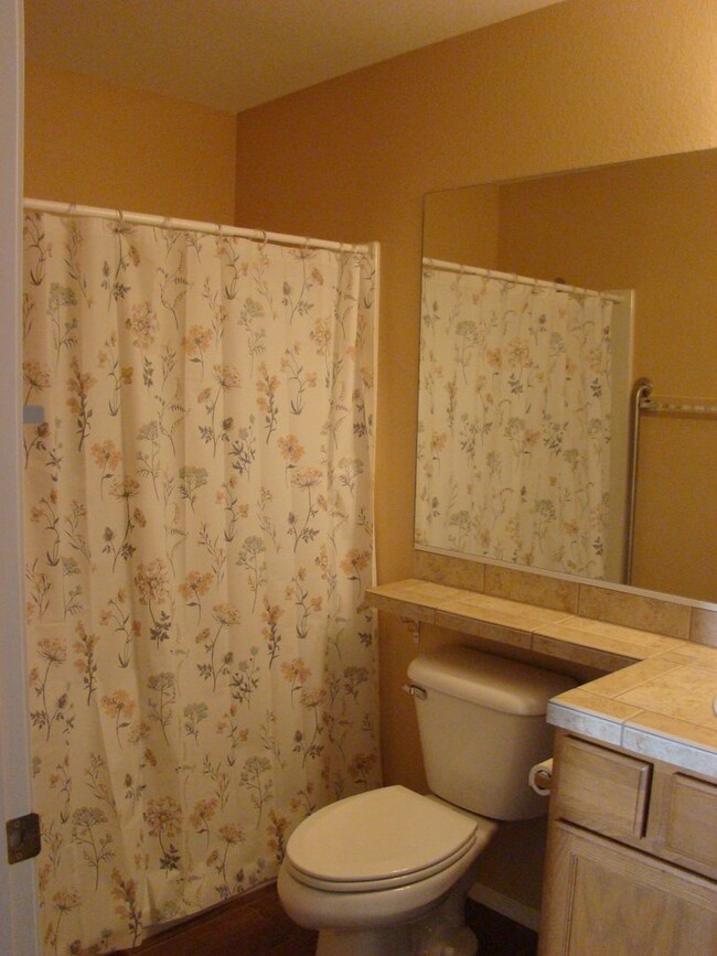 Building Photo - New lower price for this Jamaica Village C...
