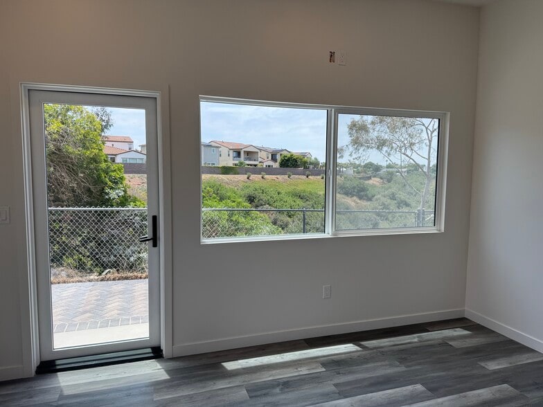 Building Photo - 3535 Hatteras Ave
