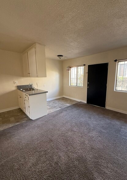 Building Photo - 2930 S Redondo Blvd