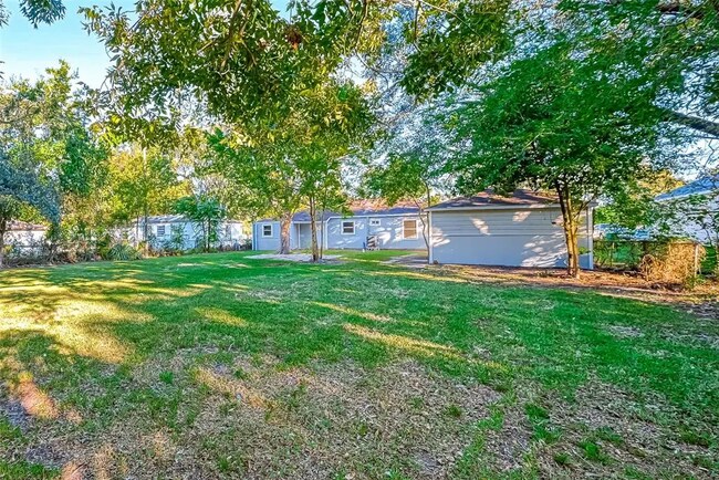 Building Photo - Bluebonnet